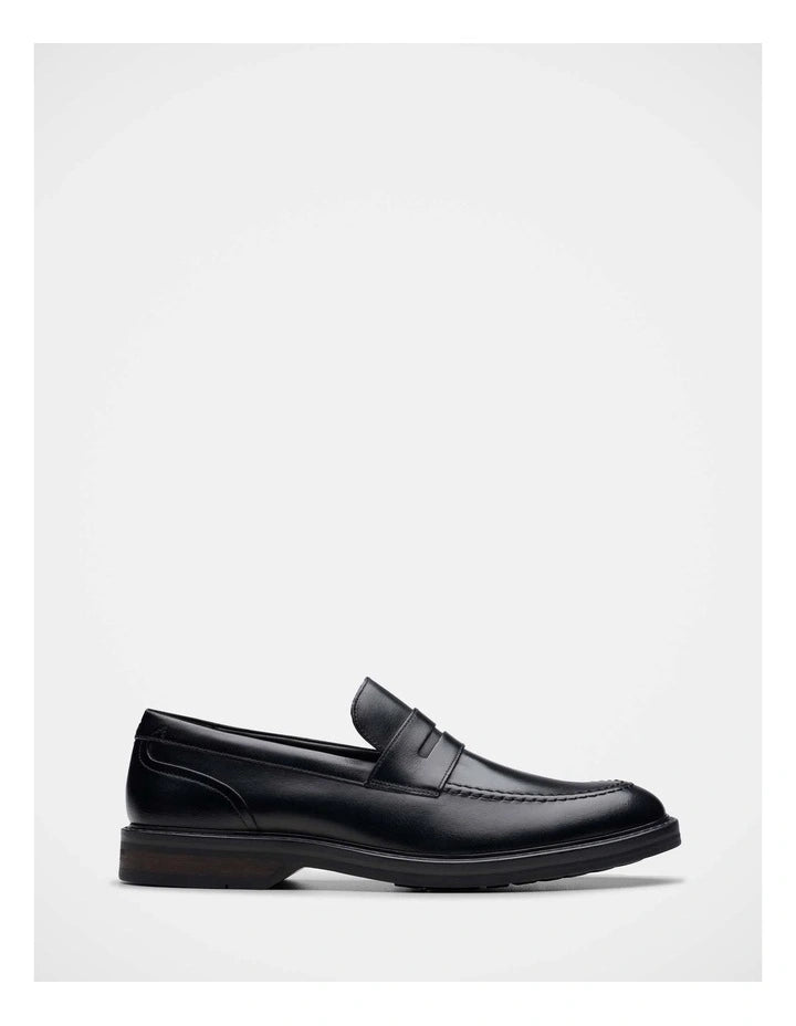 Clarks Aldwin Step Shoes in Black