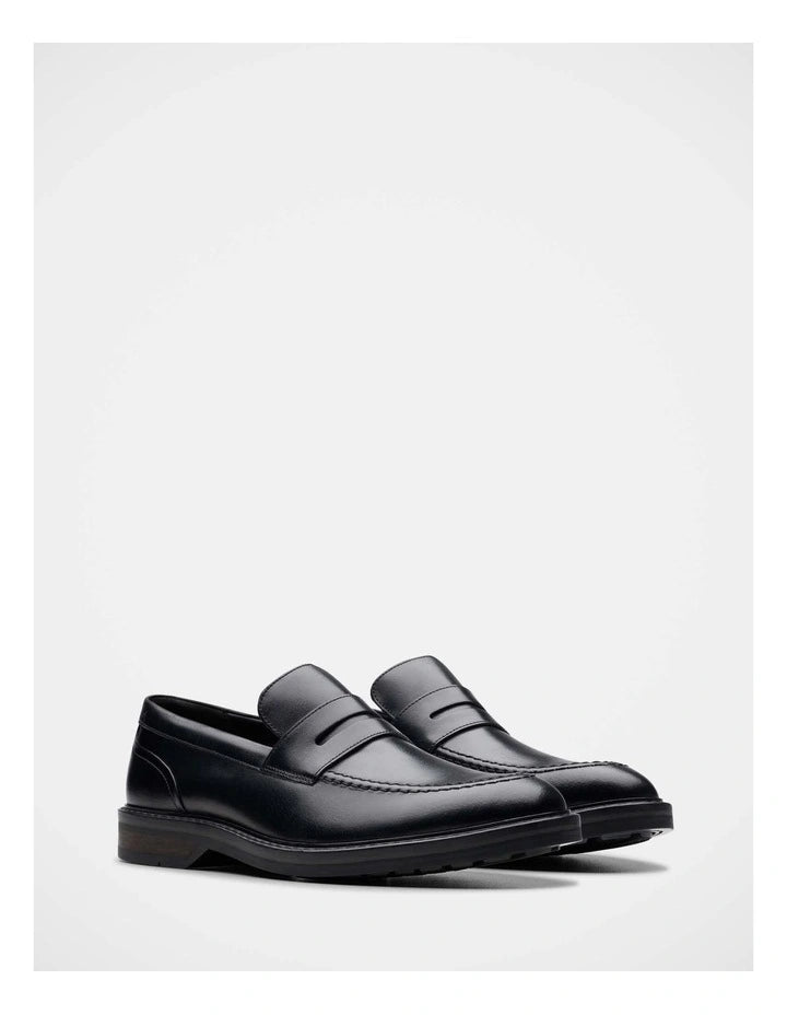Clarks Aldwin Step Shoes in Black
