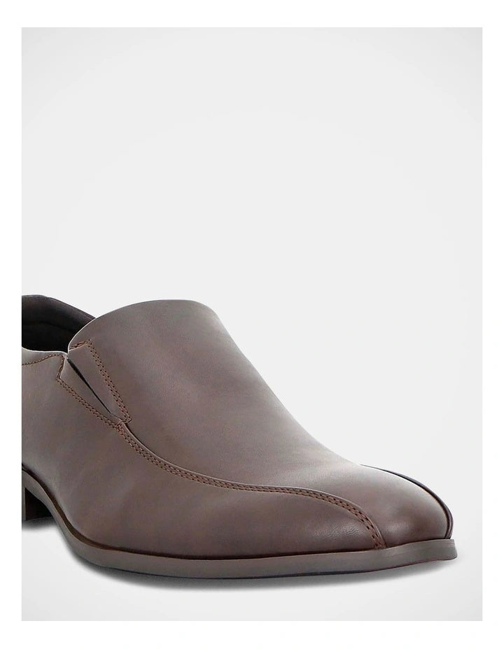 JM Thirty 3 Breaker Shoes in Brown