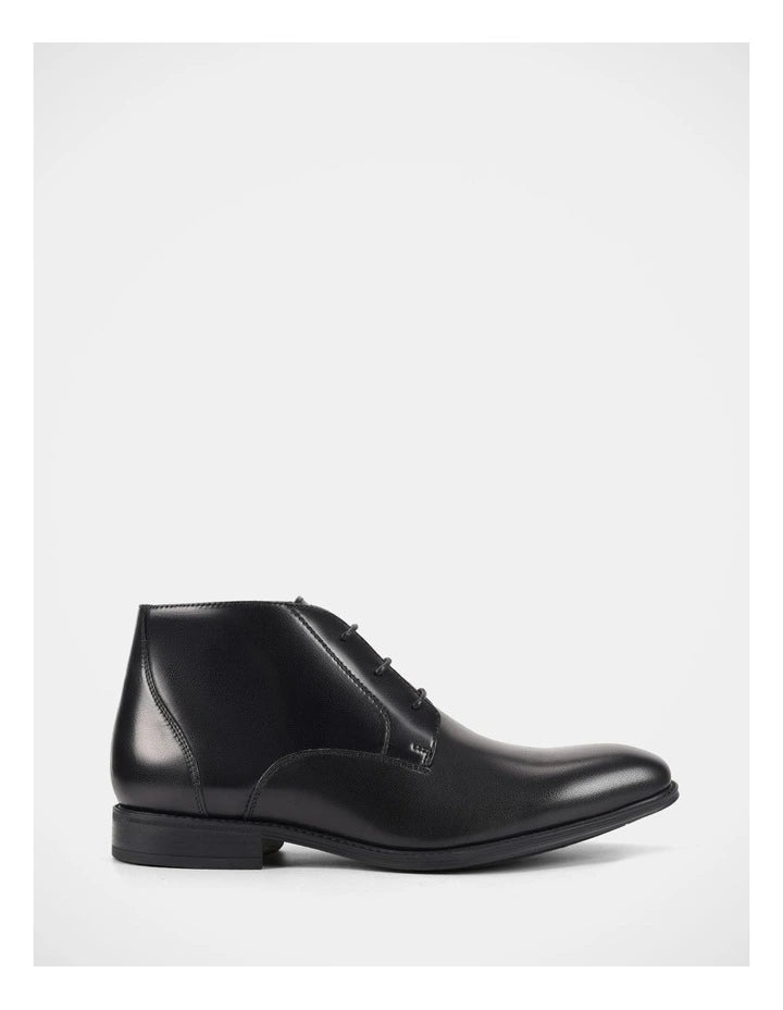 Julius Marlow Invert Boots in Black